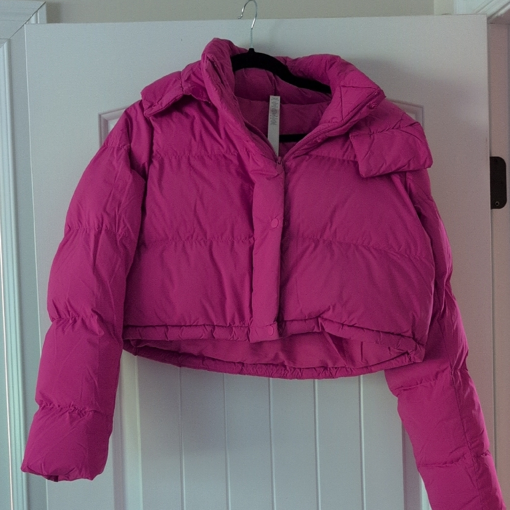 Lululemon Women's Pink cropped Puffer Jacket